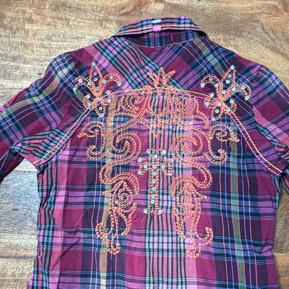 Destined to Roar Clothing western button down pink purple snap rhinestone cross - Picture 8 of 11